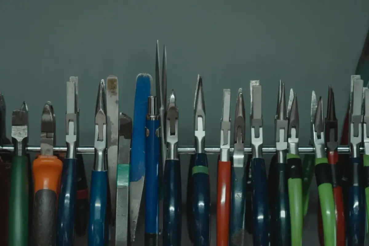 Locksmith tools and key machine